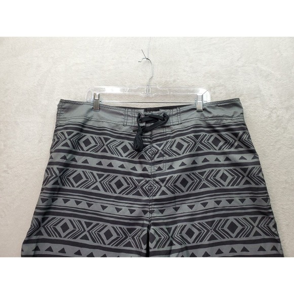 Life is Good Board Shorts Men Size 40 Gray Aztec Print Polyester Logo Drawstring - Picture 4 of 8